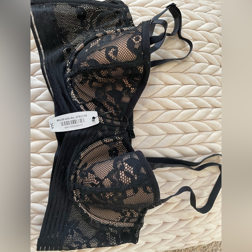 Black adore me Bra size 34A